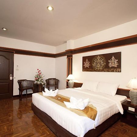 Bua Raya Hotel Чиангмай Экстерьер фото
