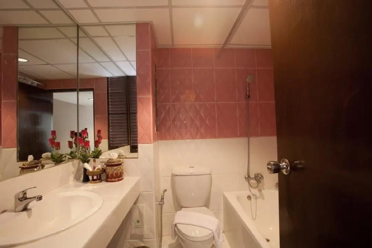 Bua Raya Hotel Чиангмай Экстерьер фото