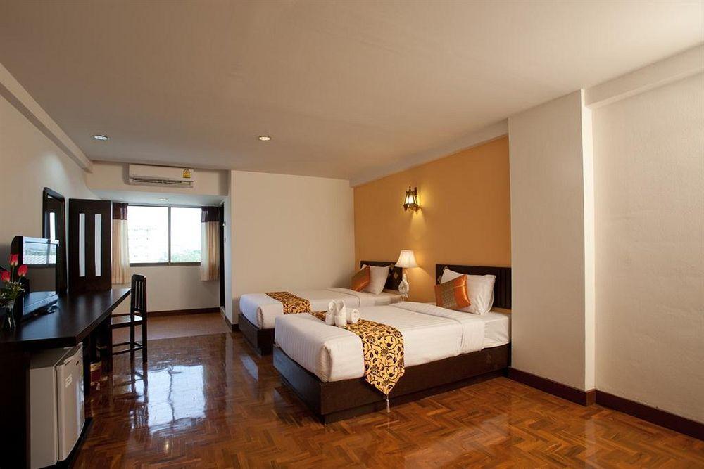 Bua Raya Hotel Чиангмай Экстерьер фото