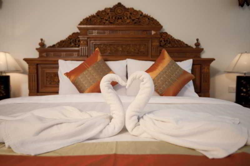 Bua Raya Hotel Чиангмай Экстерьер фото