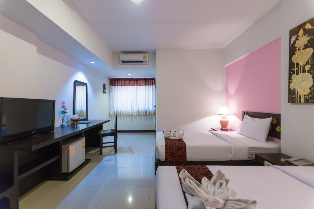 Bua Raya Hotel Чиангмай Экстерьер фото