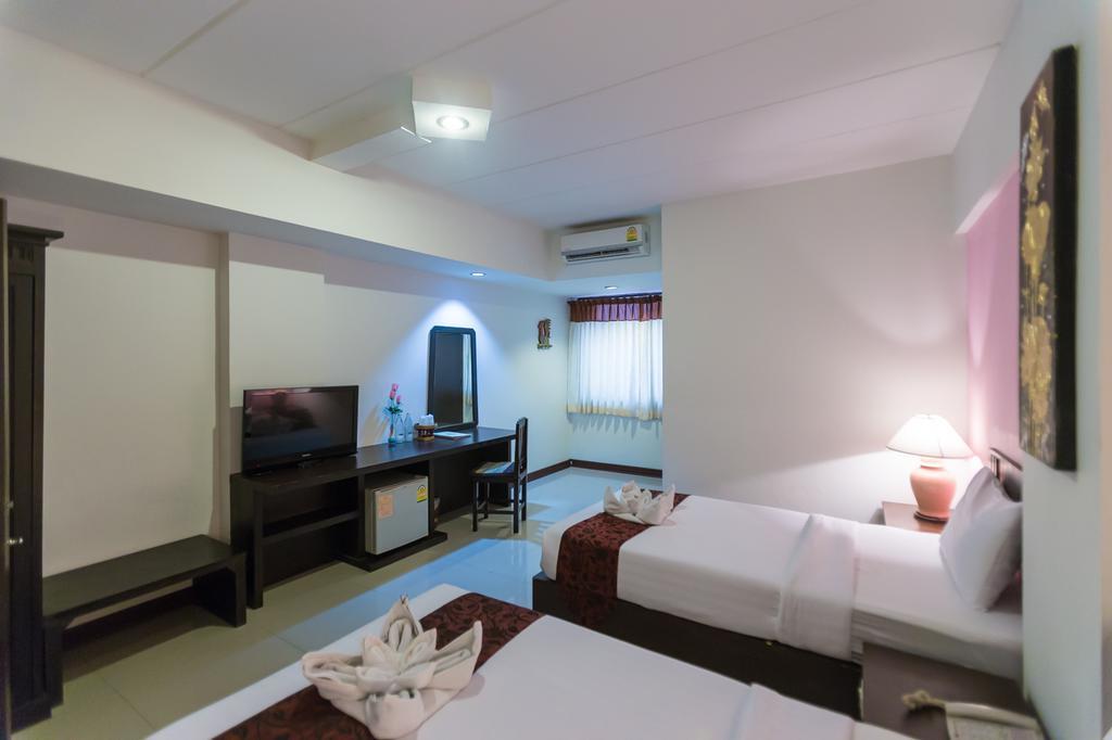 Bua Raya Hotel Чиангмай Экстерьер фото
