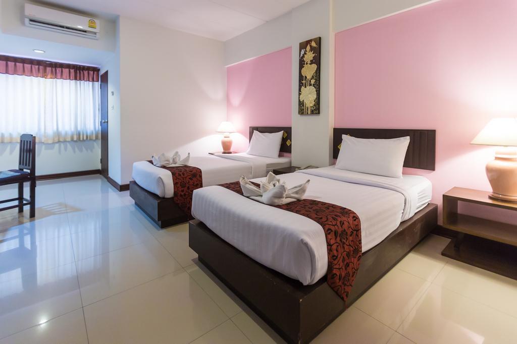 Bua Raya Hotel Чиангмай Экстерьер фото
