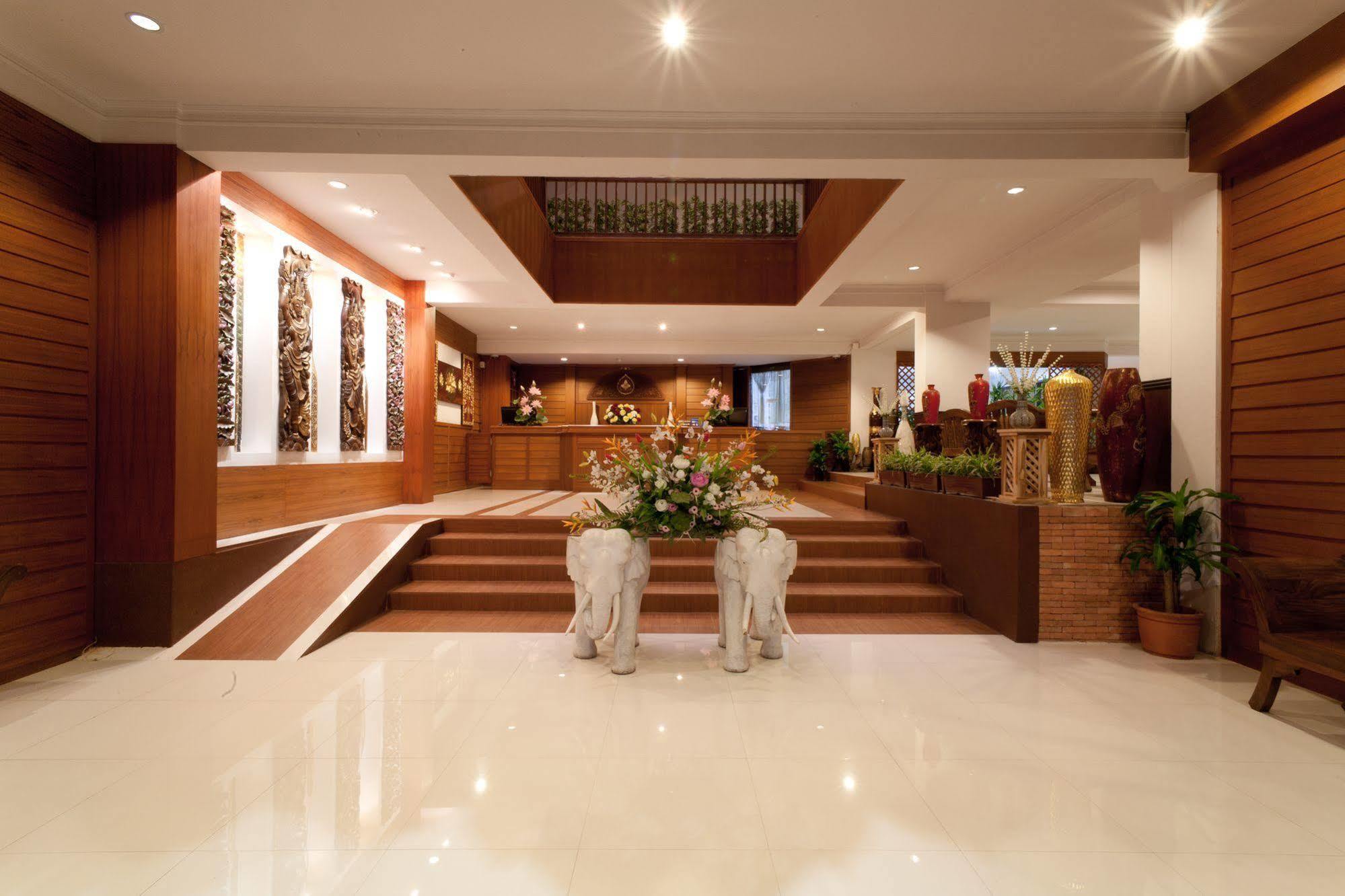Bua Raya Hotel Чиангмай Экстерьер фото