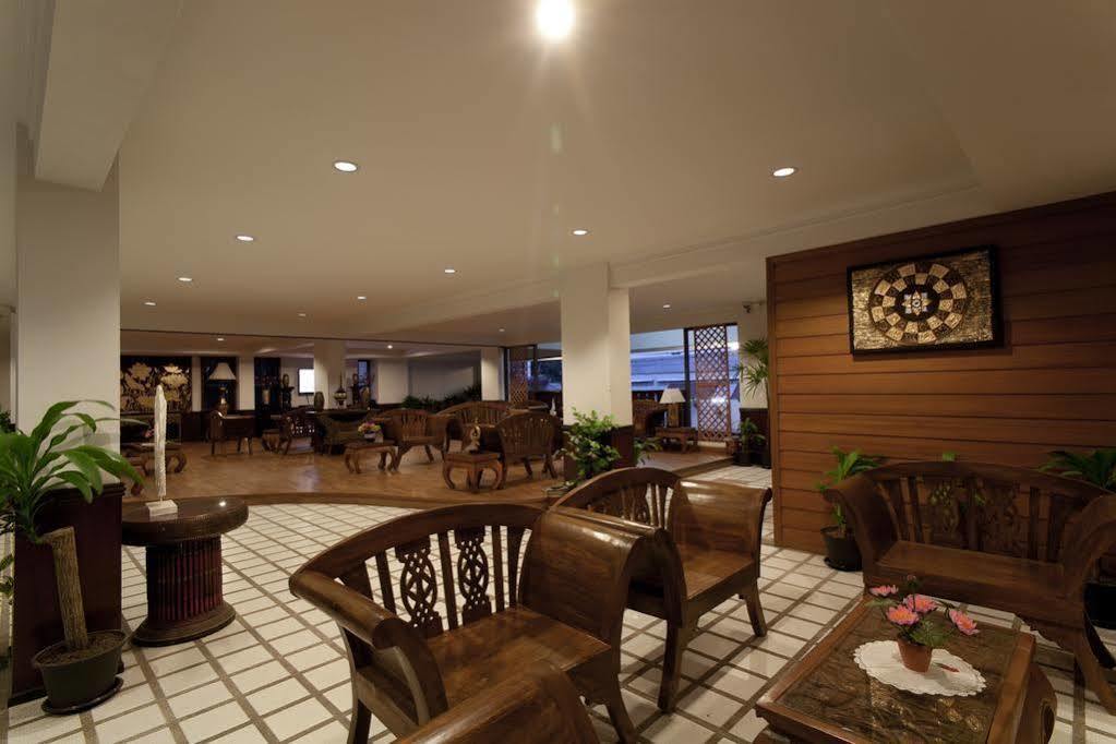 Bua Raya Hotel Чиангмай Экстерьер фото
