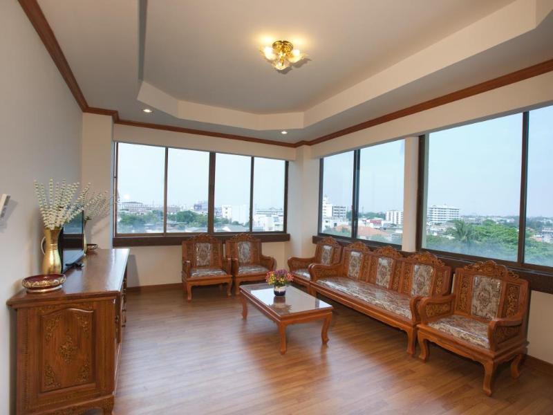 Bua Raya Hotel Чиангмай Экстерьер фото