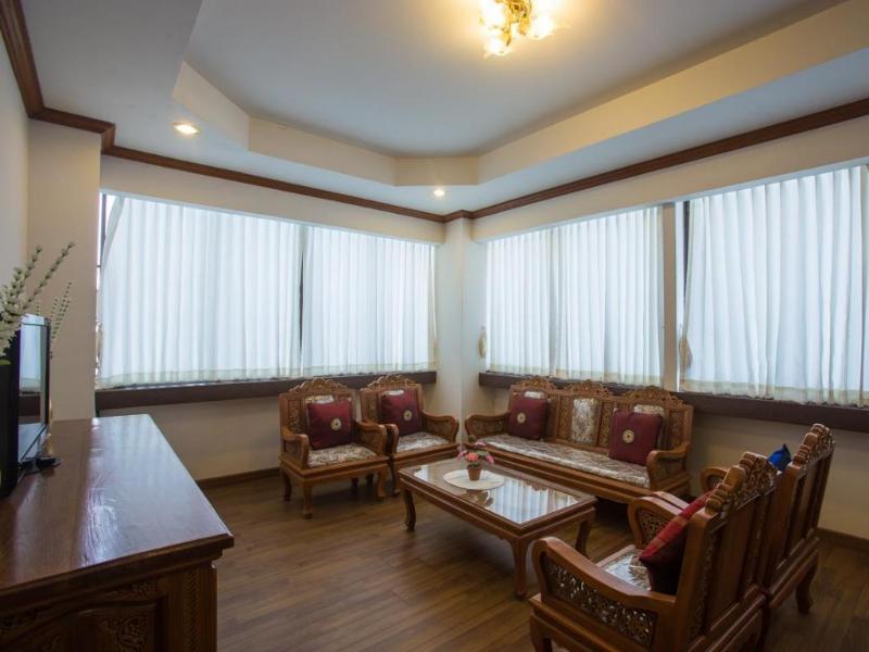 Bua Raya Hotel Чиангмай Экстерьер фото